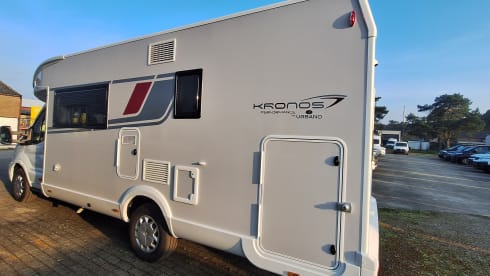 Spacious 4p camper RollerTeam Performance Plus 247 TL Ford