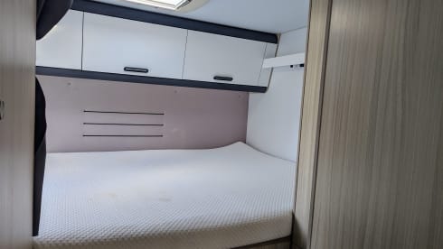 Sun Living  – 6p recent family camper from 2021 - Sun Living alcove
