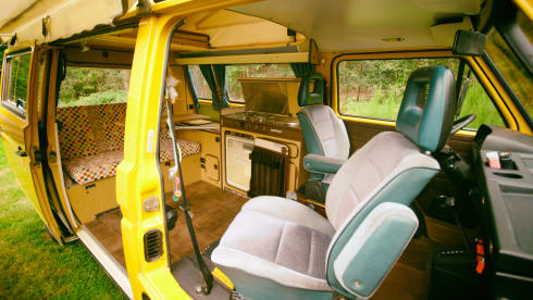 Mr. Yellow – Experience this unique VW T3 Westfalia Joker; refurbished and complete!