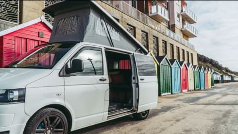 Barbarella – 4 Berth Cosy VW T5 Campervan 