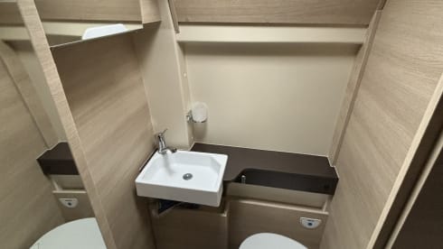 V55 – Motorhome Rapido V55 panel van