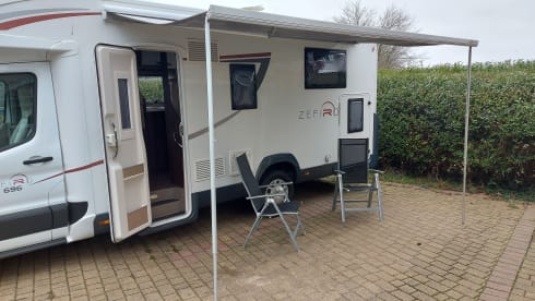 South Coast Explorer – 4 berth Roller Team Coachbuilt from 2017