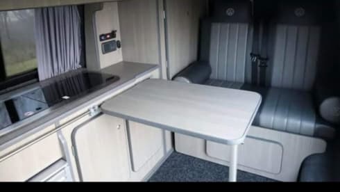 Talullah Zog – 4 berth Volkswagen T5 Campervan from 2012