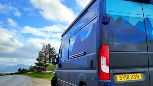 Stunning cosy Edinburgh camper, perfect for exploring Scotland