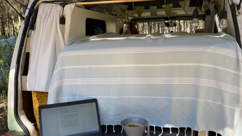 Koos – Trendy T4 - luxury bed - 1:14!