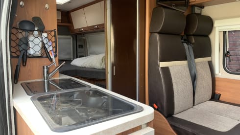 Knaus VanTourer 630 Bus Camper 