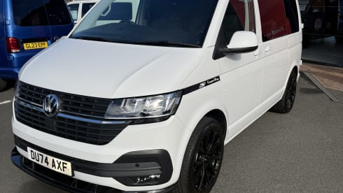VW Campervan SWB – VW Transporter 6.1 | Camper King Brand New Conversion 