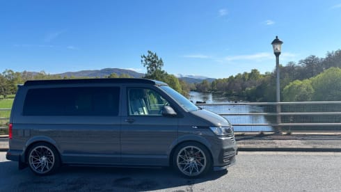 Roma – Luxury Automatic VW Campervan 4 Berth (can deliver to Inverness)