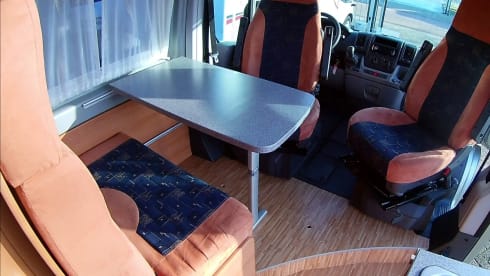 3p Pössl 2 Win luxury bus camper e bike carrier