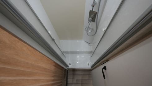 Mclouis avantgarde tot 5 personen – 5 persons semi-integrated Mc Louis Avantgarde