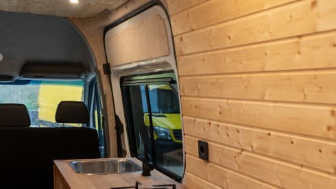 Ivana – 3p Mercedes-Benz bus uit 2017