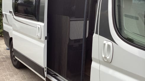 Joy – Beautiful 3p Pössl bus camper from 2020