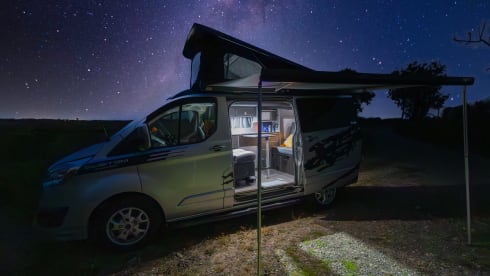 Hulduheim – 4 berth Camper with heating, pop top, awning and wifi