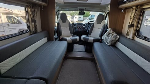 Bessie – Bessecar E442 2 berth motorhome