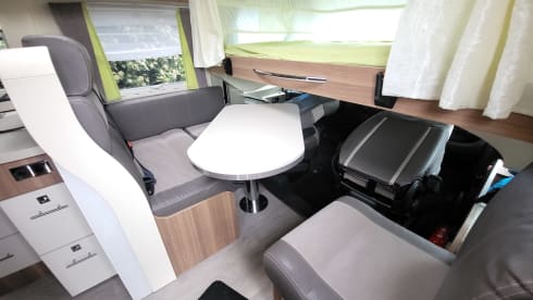 Spacious 4 person family camper Fiat Chausson