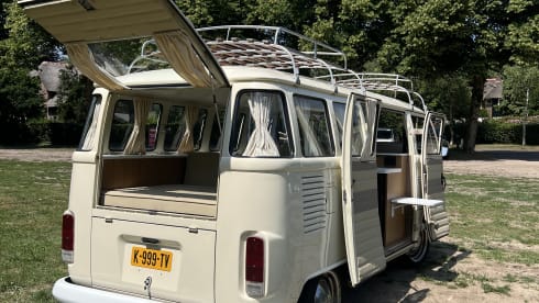 Parel – 2p Volkswagen campervan from 1981