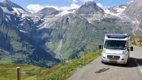 Linquenda – Very comfortable Knaus Semi-Integral