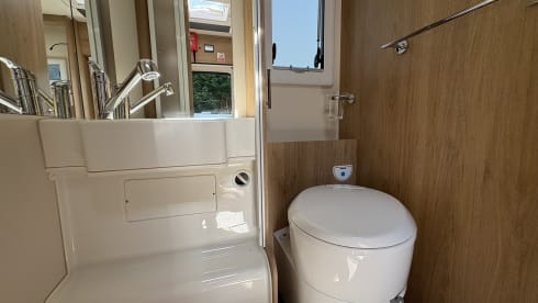 Bruce – 6 berth 707 Auto Roller 2026