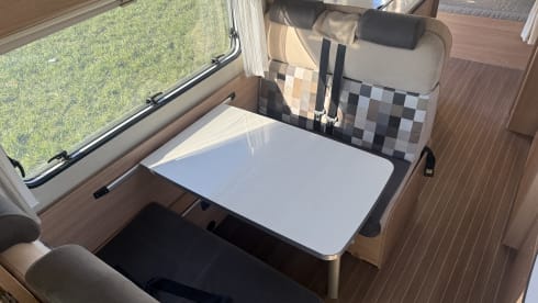 Super Brig 678 - Nice family camper for 7 people!