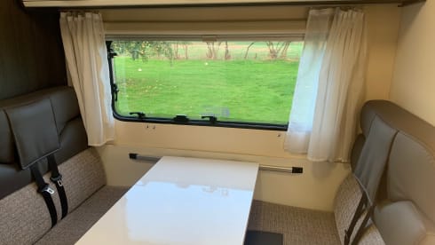 BX – 6 berth Roller Team 675