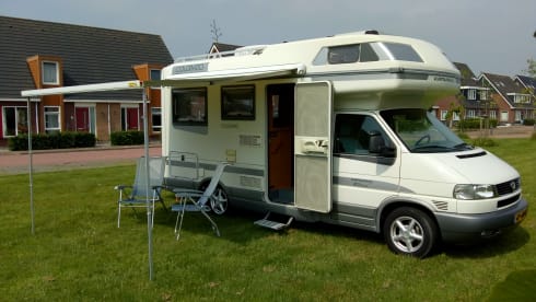 Zeer mooie en complete VW Karmann Colorado Edition familiecamper