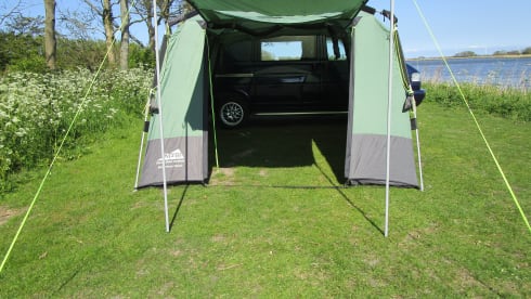 Super nice VW T4 2.5 TDI for a wonderful camper holiday.