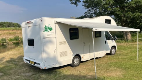 Fully comp insurance included in the price – 7 berth Rimor seal 9 2018