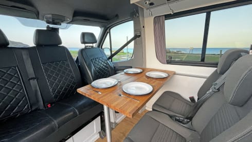 Vanessa – 5 berth Family Van