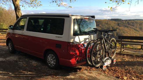 CALI Red/Grey – Volkswagen California Coast Red/Ascot Gray (2022)