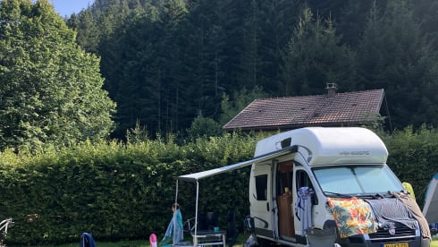 Modern family camper with 4 fixed beds and plenty of storage space