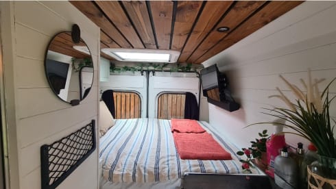 Glen – 2 berth Citroën Relay L3H2 converted campervan with shower/toilet N500CCO
