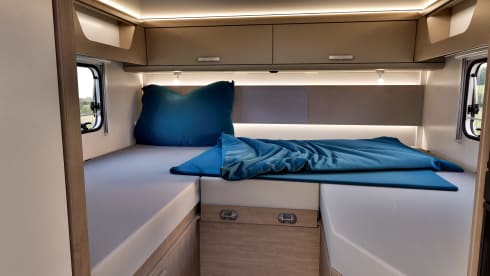 Sunny – Brand new 4-person Carado T448 - semi-integrated (2025)
