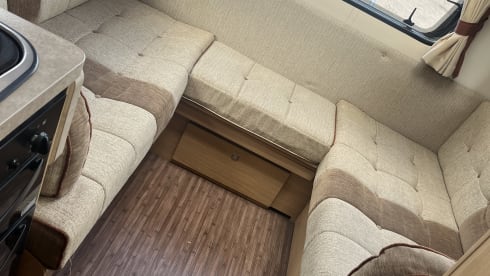 4 berth Peugeot Elddis Autoquest