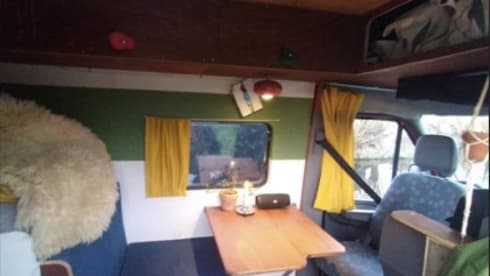 BussievanBassie – 2p Mercedes-Benz bus uit 2005