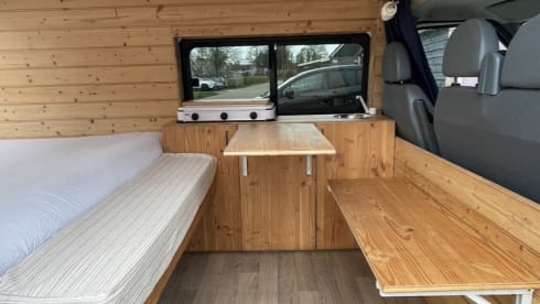 2p Ford bus from 2012