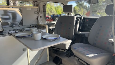 Piet – Volkswagen transporter (2,5 liter 102HP) T4 California for 2 or 4 persons