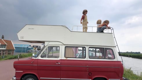 Tijdelijk onbruikbaar: Lady in Red – Nostalgic on the road