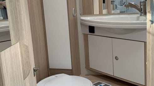 4 person Sunlight T69L from 2018