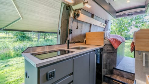 ORBIS – 2p Renault bus from 2018 Travel case built for convenience. none like this