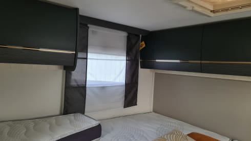 T814XB – Chausson 777GA Automatic Titanium Premium very luxurious, km free
