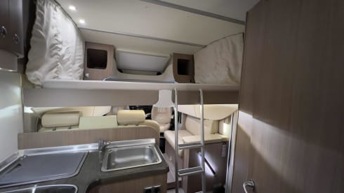 Beautiful luxury 4 person camper