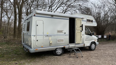 Neva – Atmospheric 4p Pilote Camper from 1993 for fantastic trips