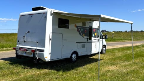 Joep – Fijne Adria camper voor 4 personen