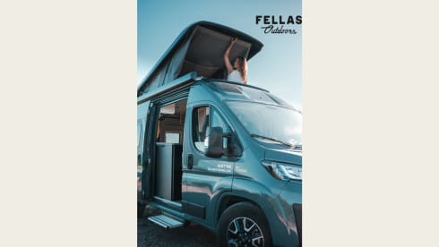 Nazarè – Premium Outdoor Van Rental