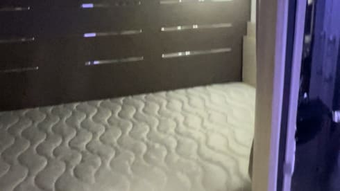 LITTLE VIP 4 – LUXURY 4 BERTH