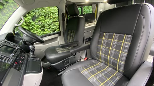 Bumblebee – Luxury 2019 Automatic vw campervan based nr Cockermouth