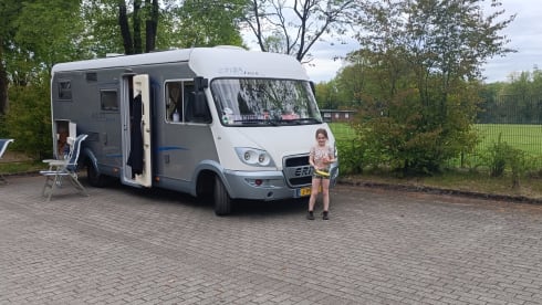 Hymie – Camping-car Hymer 4 places intégré depuis 2007