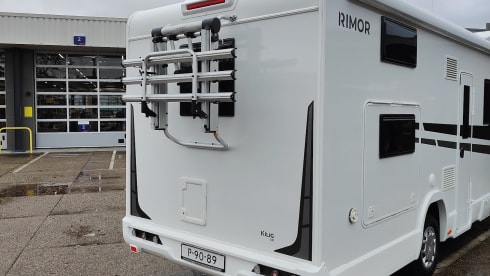 Spacious Rimor Kilig 50 - 6 person camper