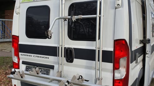 Hymer Grand Canyon, automatic, km free, 4 persons from 2017
