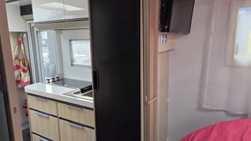 2,5p | Adria Compact Plus – Modern, luxurious Compact Camper from 2022.